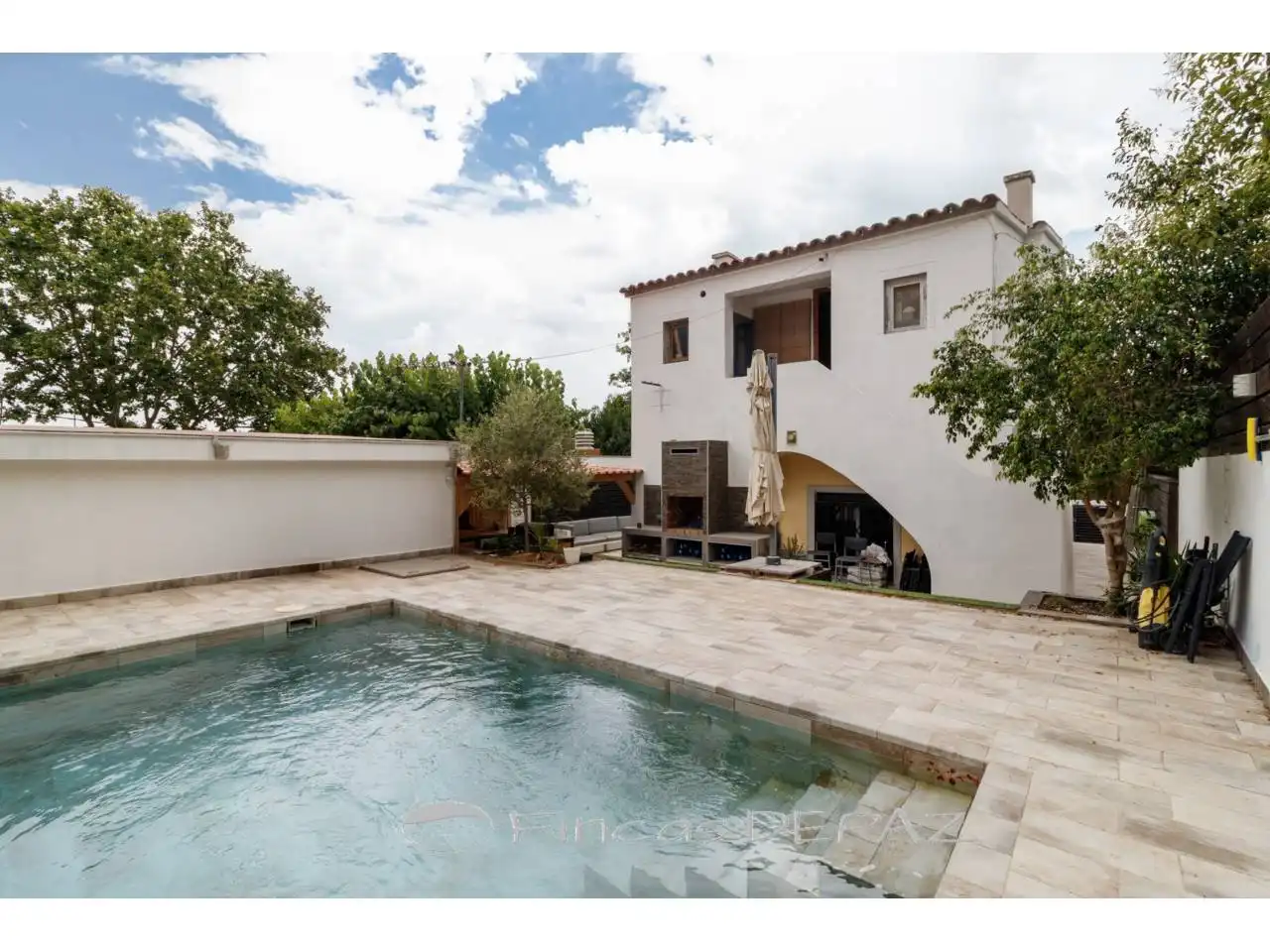 Swimming pool of Houses for sale in Castelldefels  with Air Conditioner, Heating and Private garden