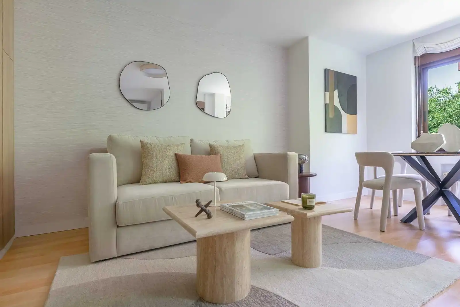 Sala de estar de Apartamento de alquiler en Madrid con Aire acondicionado, Calefacción y Piscina