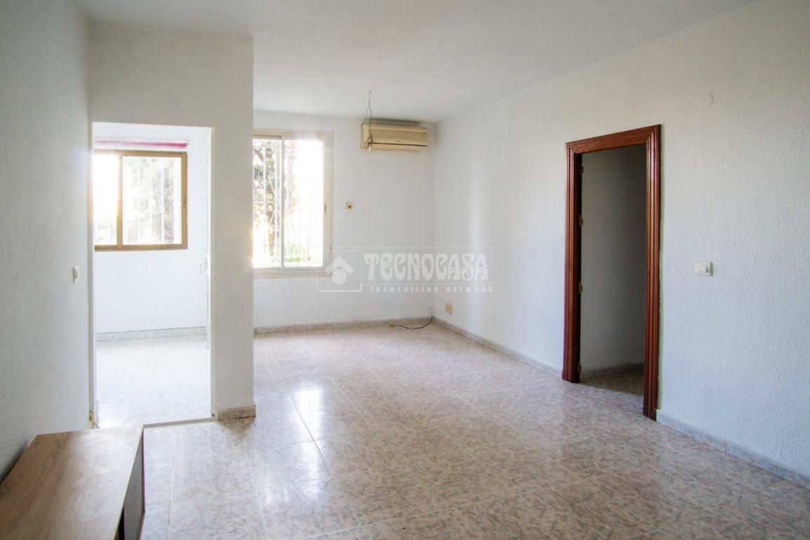 Flat for sale in  Granada Capital  with Terrace