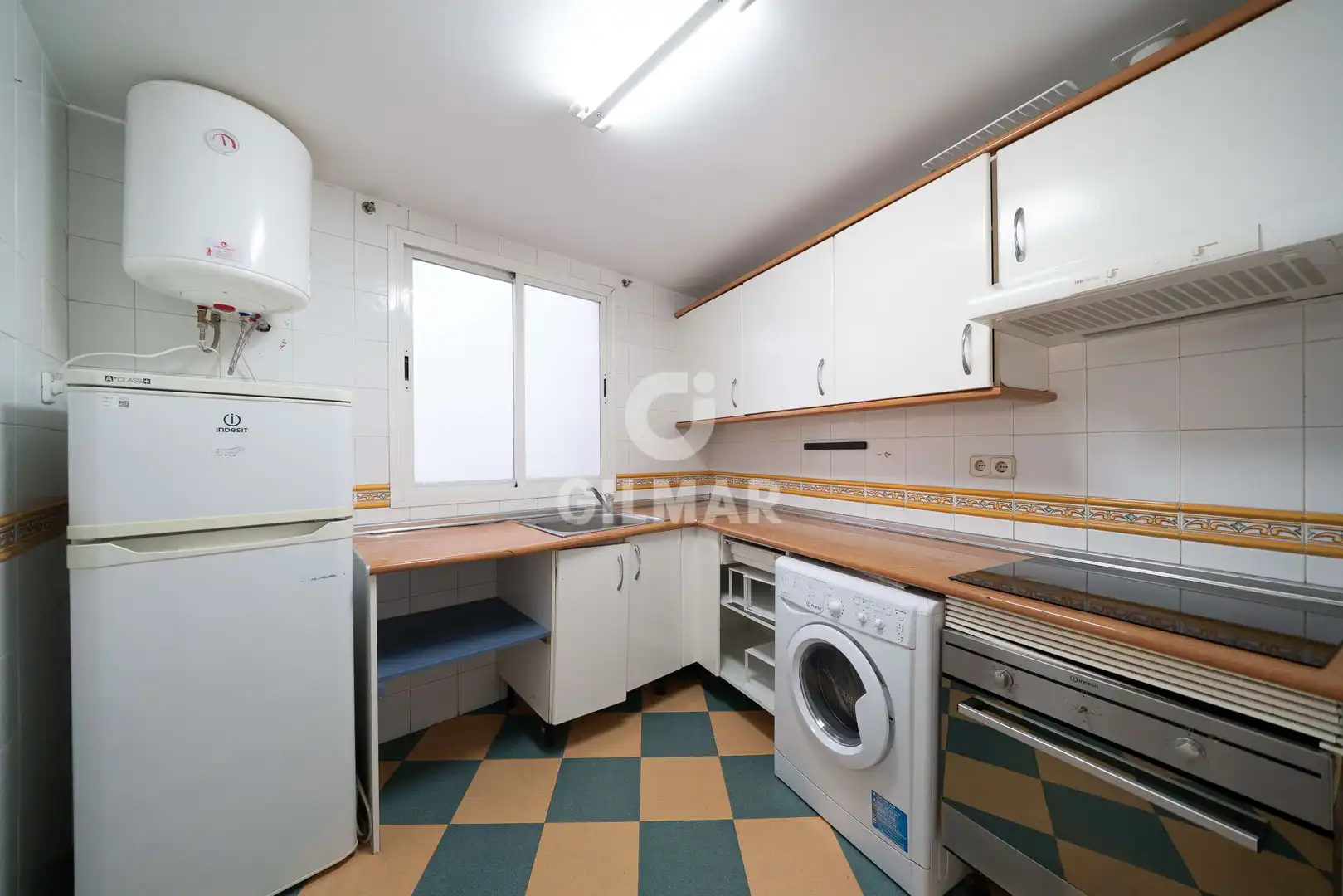 Cocina de Piso en venta en Madrid con Calefacción