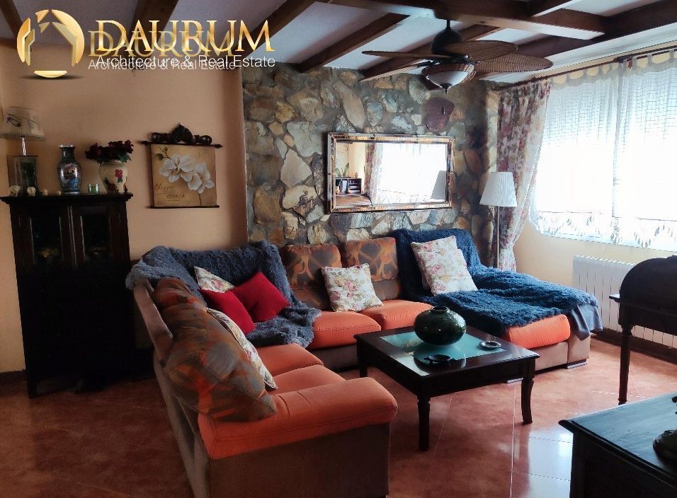 Sala de estar de Casa adosada en venta en Getafe con Aire acondicionado, Trastero y Piscina