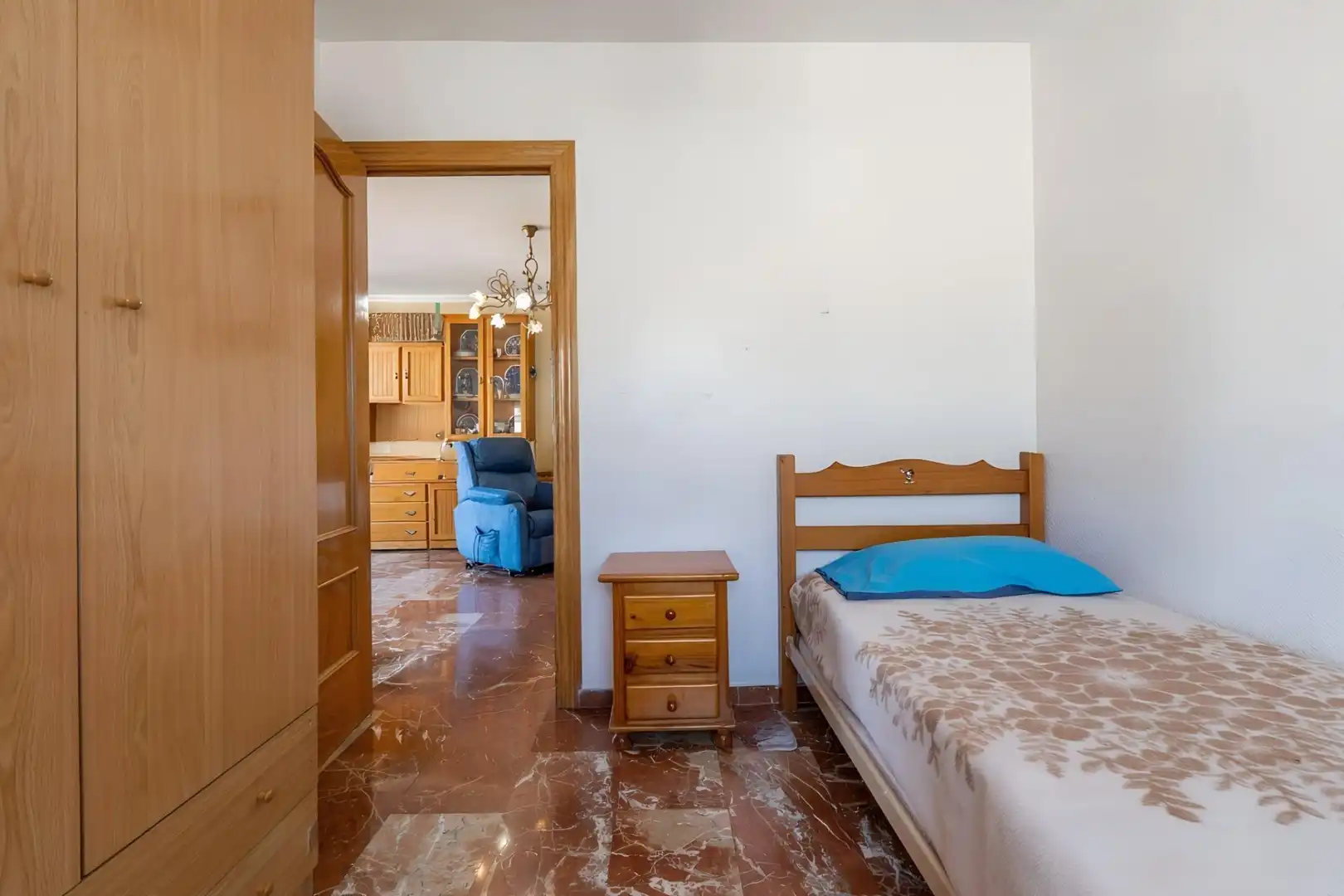 Bedroom of Flat for sale in Granada  with Air Conditioner, Terrace and Alarm