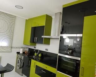Cuina de Apartament en venda en  Logroño amb Calefacció, Parquet i Traster