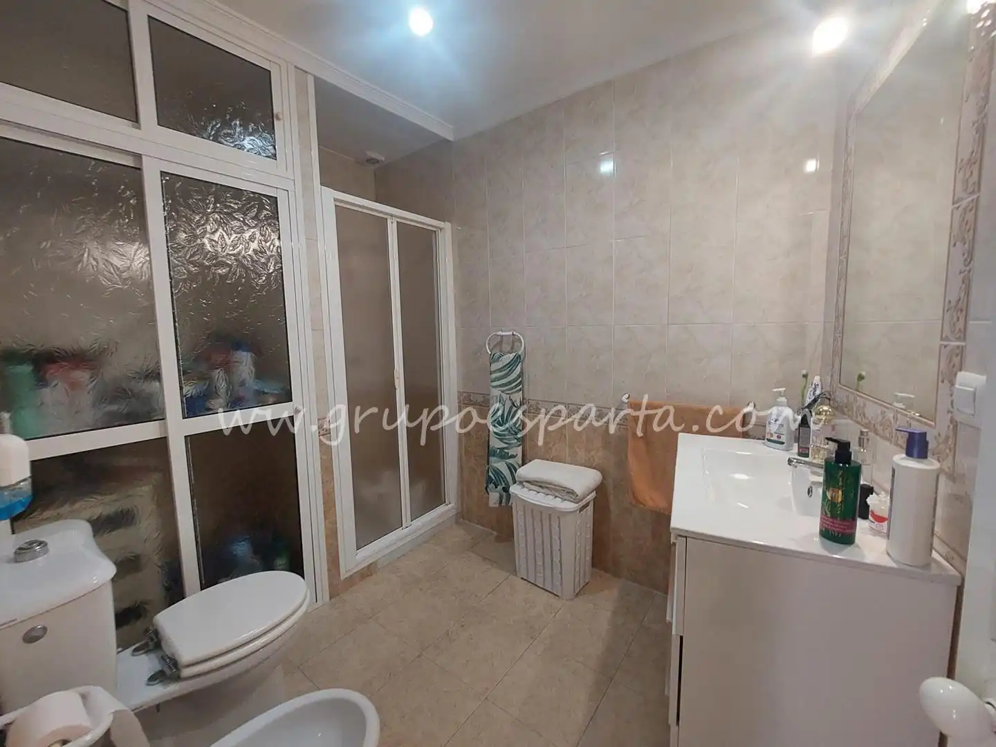 Baño de Casa adosada en venta en Olivares con Aire acondicionado, Terraza y Amueblado