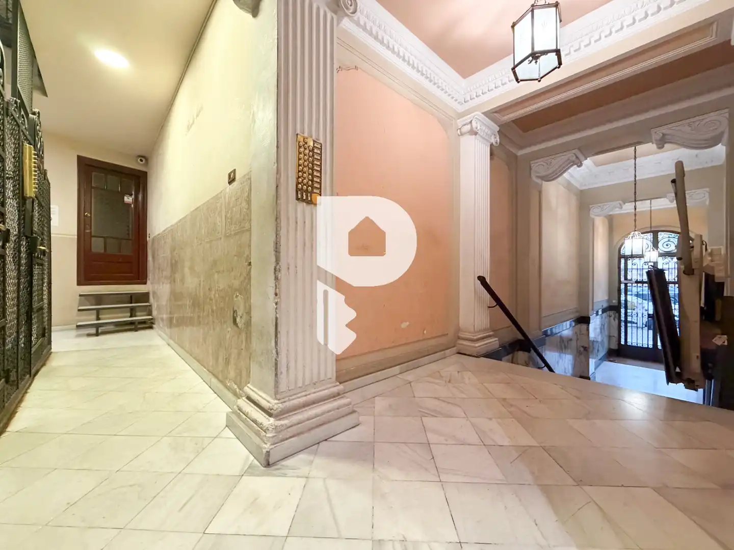 Flat for sale in Barcelona  with Air Conditioner, Heating and Parquet flooring