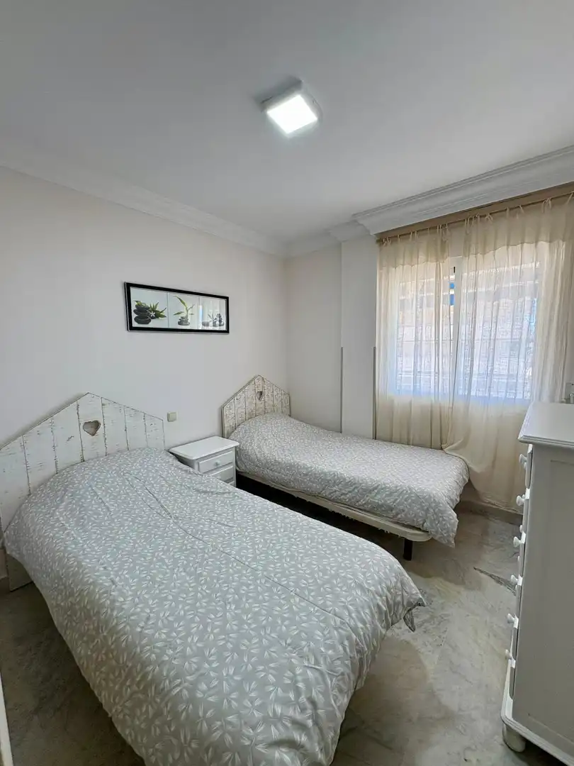 Schlafzimmer von Wohnung zum Verkauf in Marbella mit Terrasse, Balkon und Gemeinschaftspool