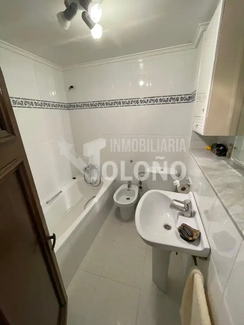 Baño de Casa o chalet en venta en Cuzcurrita de Río Tirón con Calefacción, Terraza y Amueblado