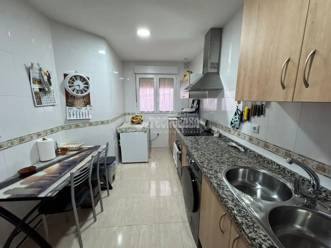 Küche von Wohnung zum Verkauf in Villafranca de los Barros mit Klimaanlage, Heizung und Terrasse