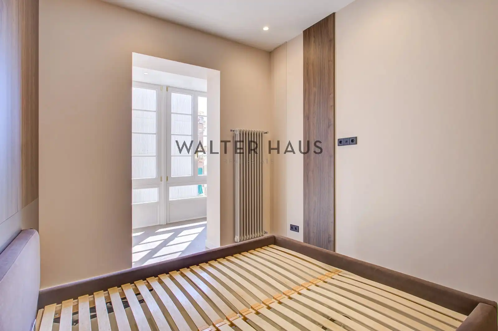 Schlafzimmer von Wohnung zum Verkauf in Barcelona mit Klimaanlage und Heizung