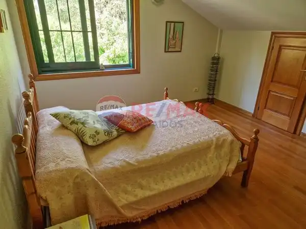 Bedroom of Houses for sale in Moaña  with Heating, Private garden and Parquet flooring