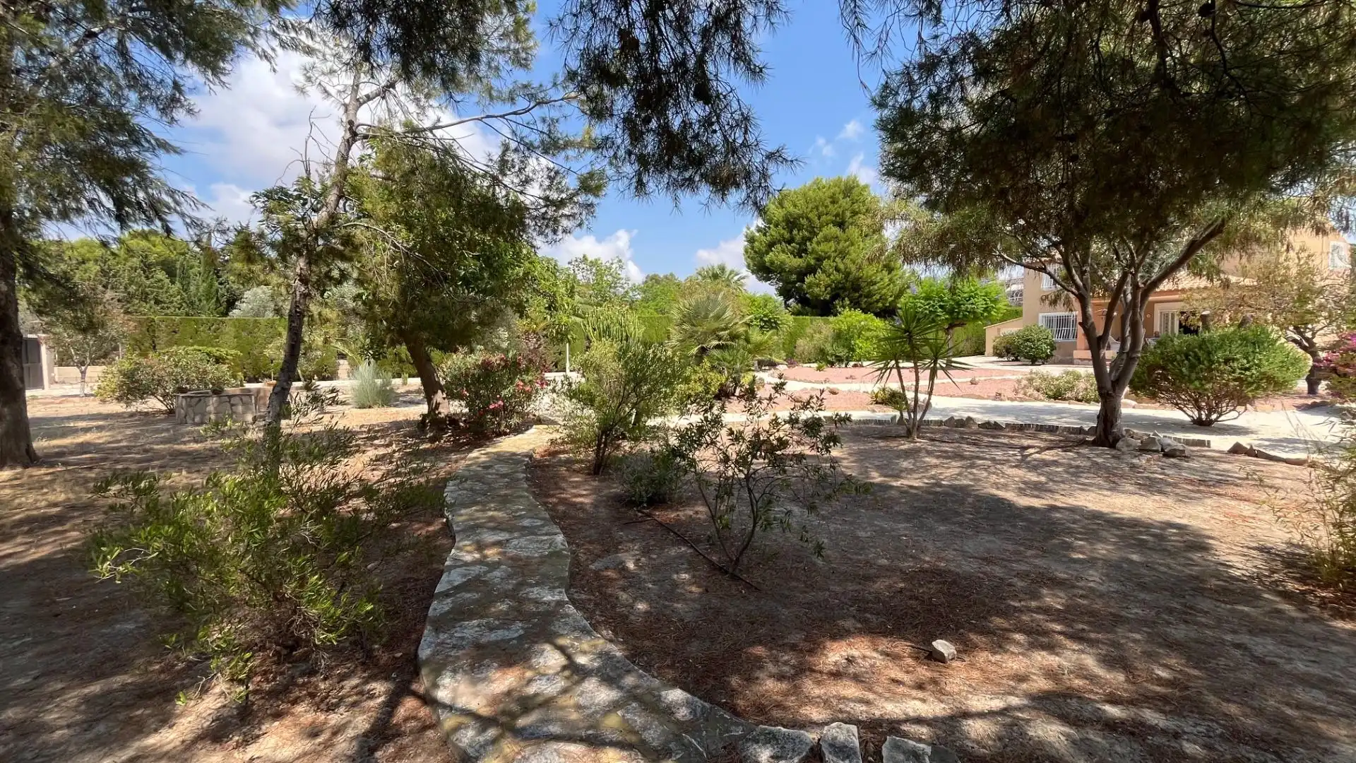 Detached house with terrace for sale in Calle del Moll