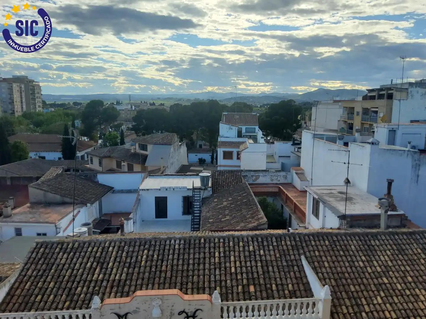 Vista exterior de Àtic en venda en Carlet amb Calefacció, Traster i Balcó