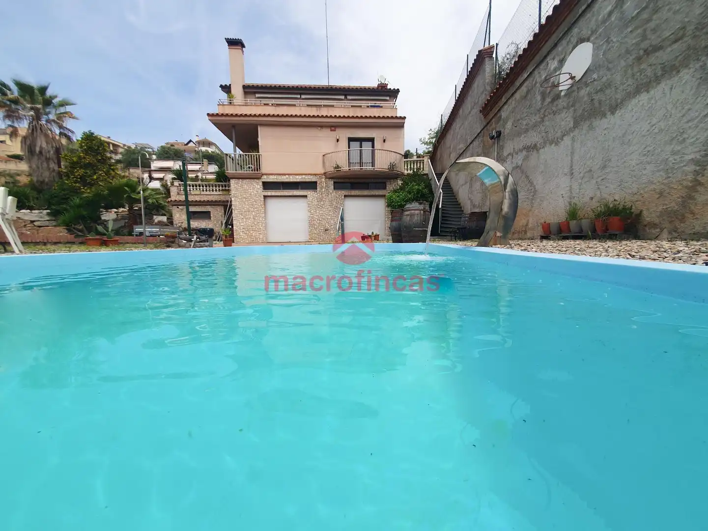 Piscina de Casa o xalet en venda en Olesa de Montserrat amb Aire condicionat, Jardí privat i Terrassa