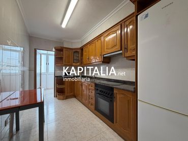 Flat with balcony to rent in Sant Josep - Zona Hospital
