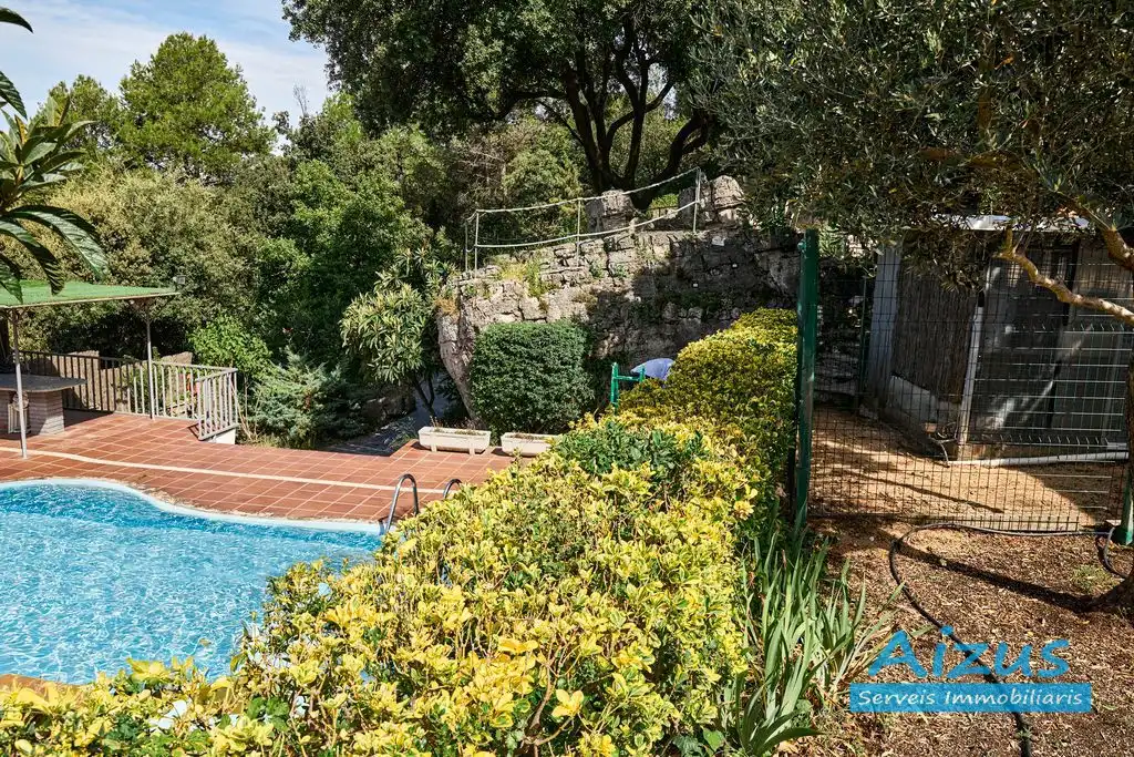Piscina de Casa o chalet en venta en Seva con Aire acondicionado, Calefacción y Jardín privado