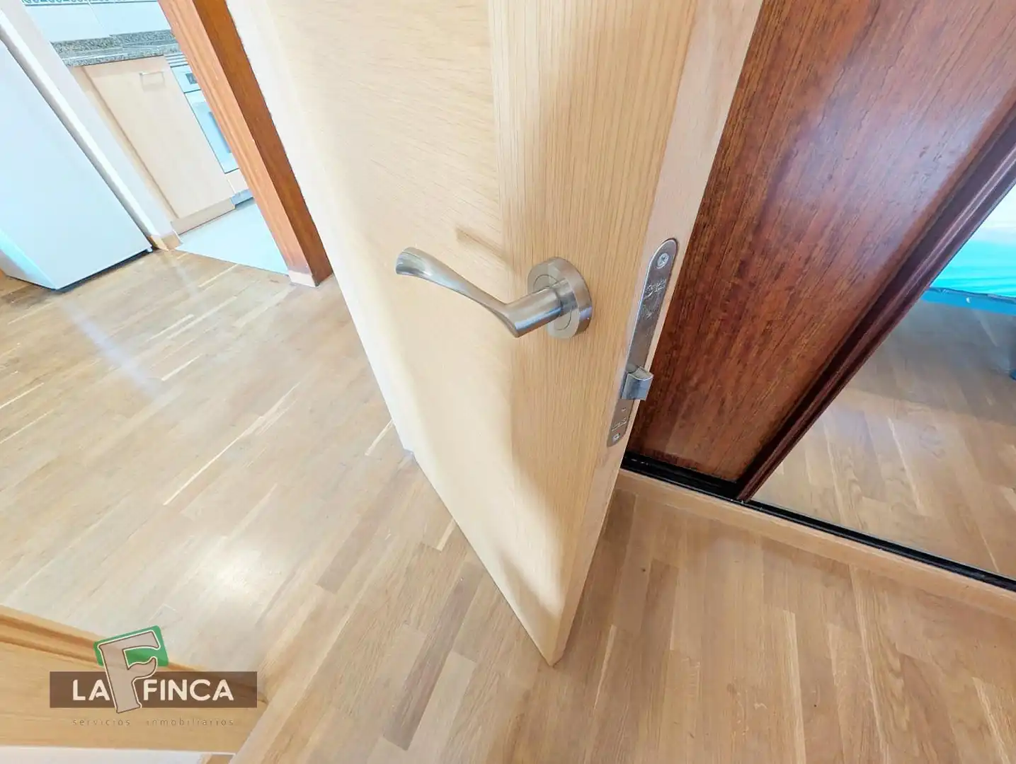 Apartament en venda en Oviedo  amb Calefacció, Traster i Moblat