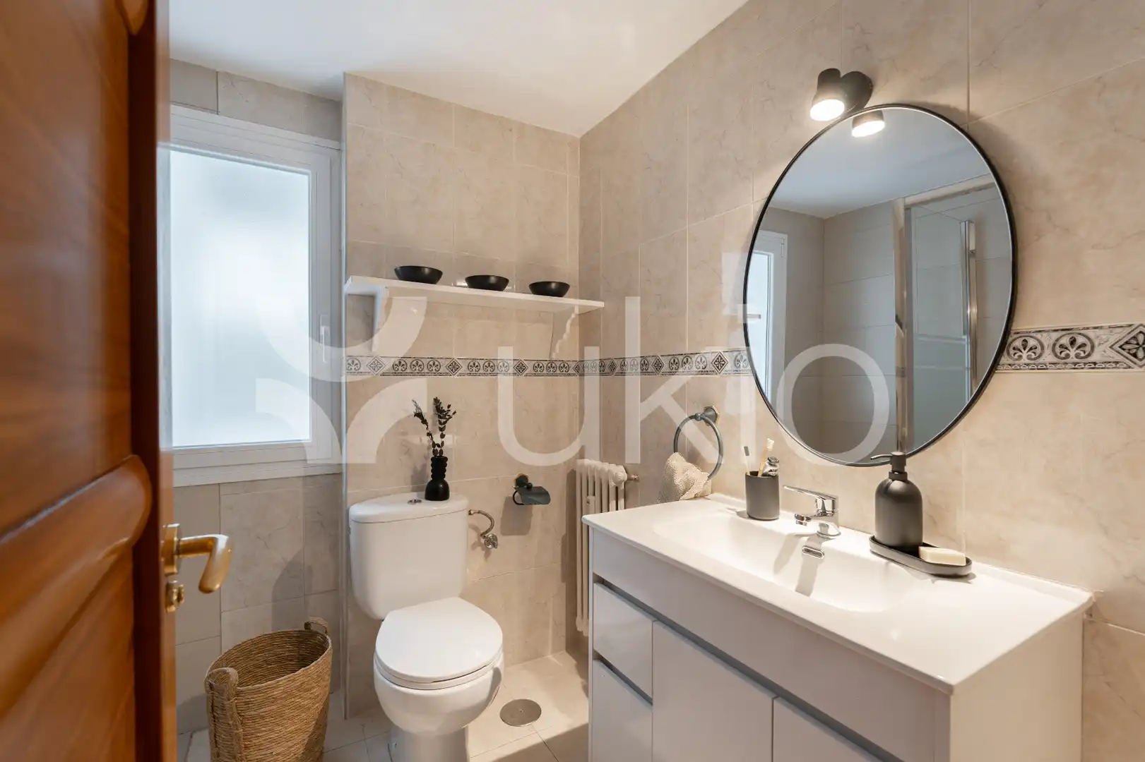 Bany de Apartament de lloguer en Madrid amb Aire condicionat, Calefacció i Terrassa