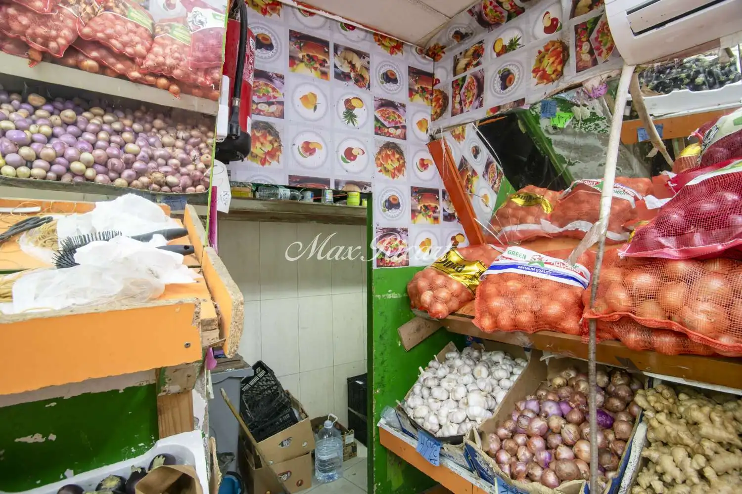 Local en venta en Barcelona con Calefacción y Amueblado