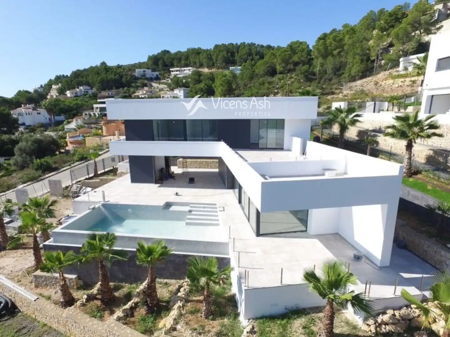 Casa con piscina en venta en Riu Esera Del