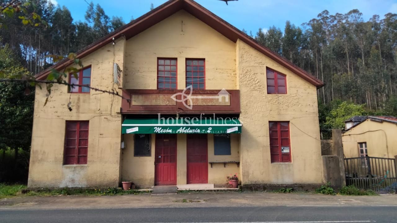 Vista exterior de Finca rústica en venda en Ortigueira amb Calefacció, Jardí privat i Traster