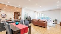 Sala d'estar de Apartament en venda en  Barcelona Capital amb Calefacció, Jardí privat i Balcó