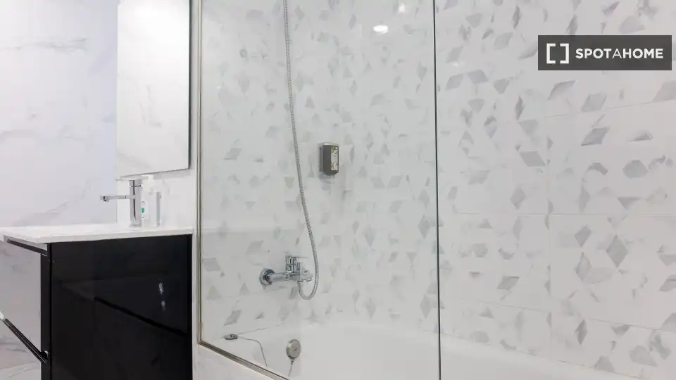 Flat with terrace to rent in L'Eixample, imagen 3