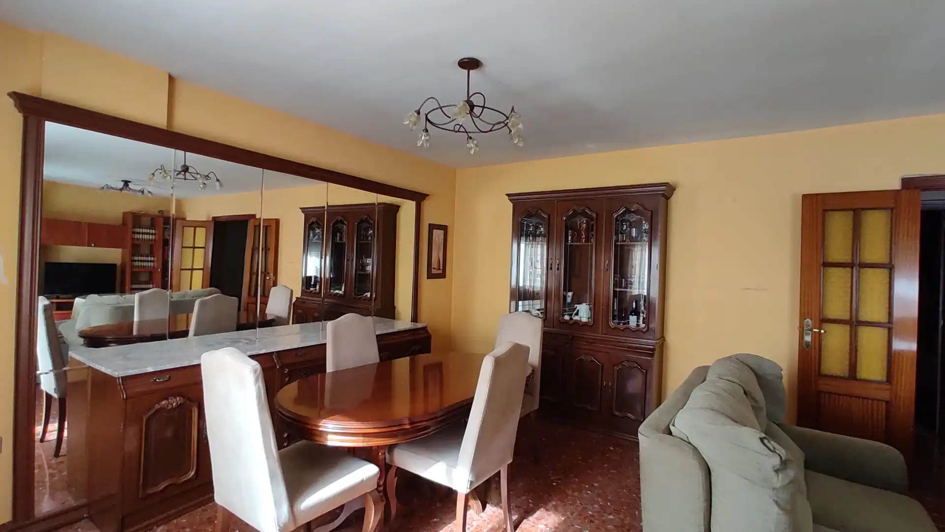 Piso con ascensor en venta en Martos