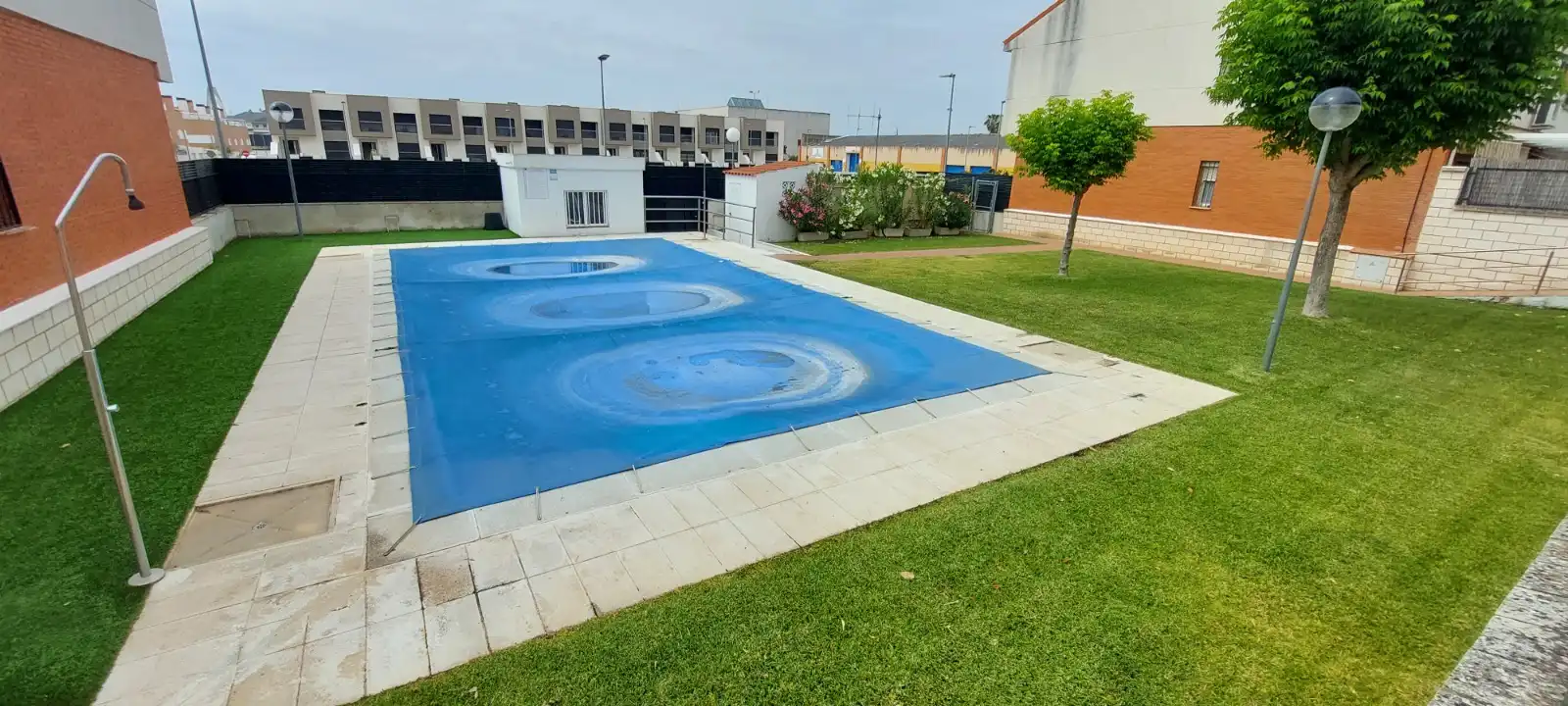 Piscina de Casa adosada de alquiler en Badajoz con Calefacción, Jardín privado y Terraza