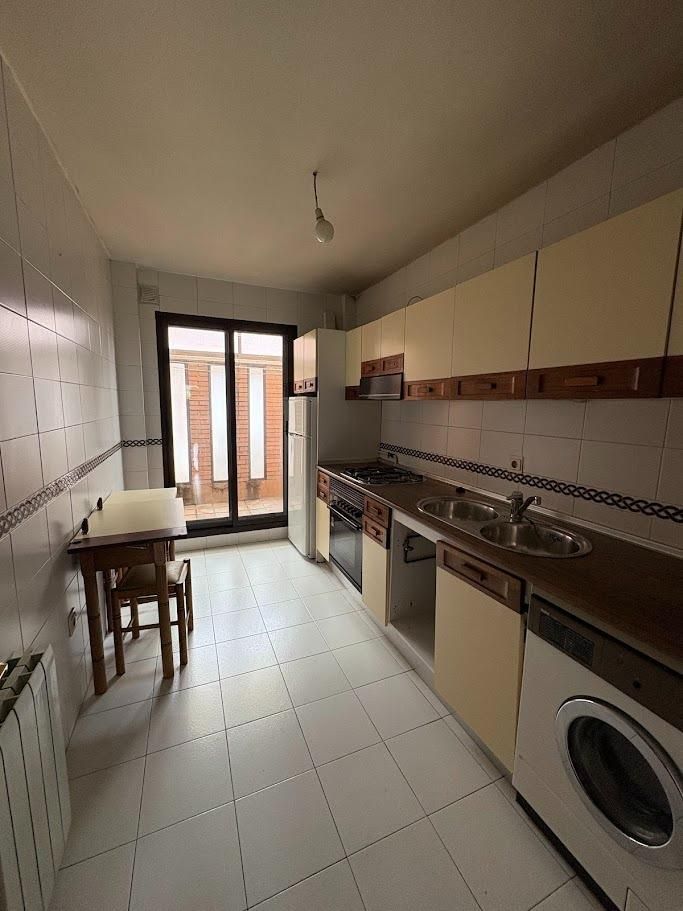 Kitchen of Single-family semi-detached for sale in Valladolid Capital  with Heating, Private garden and Terrace