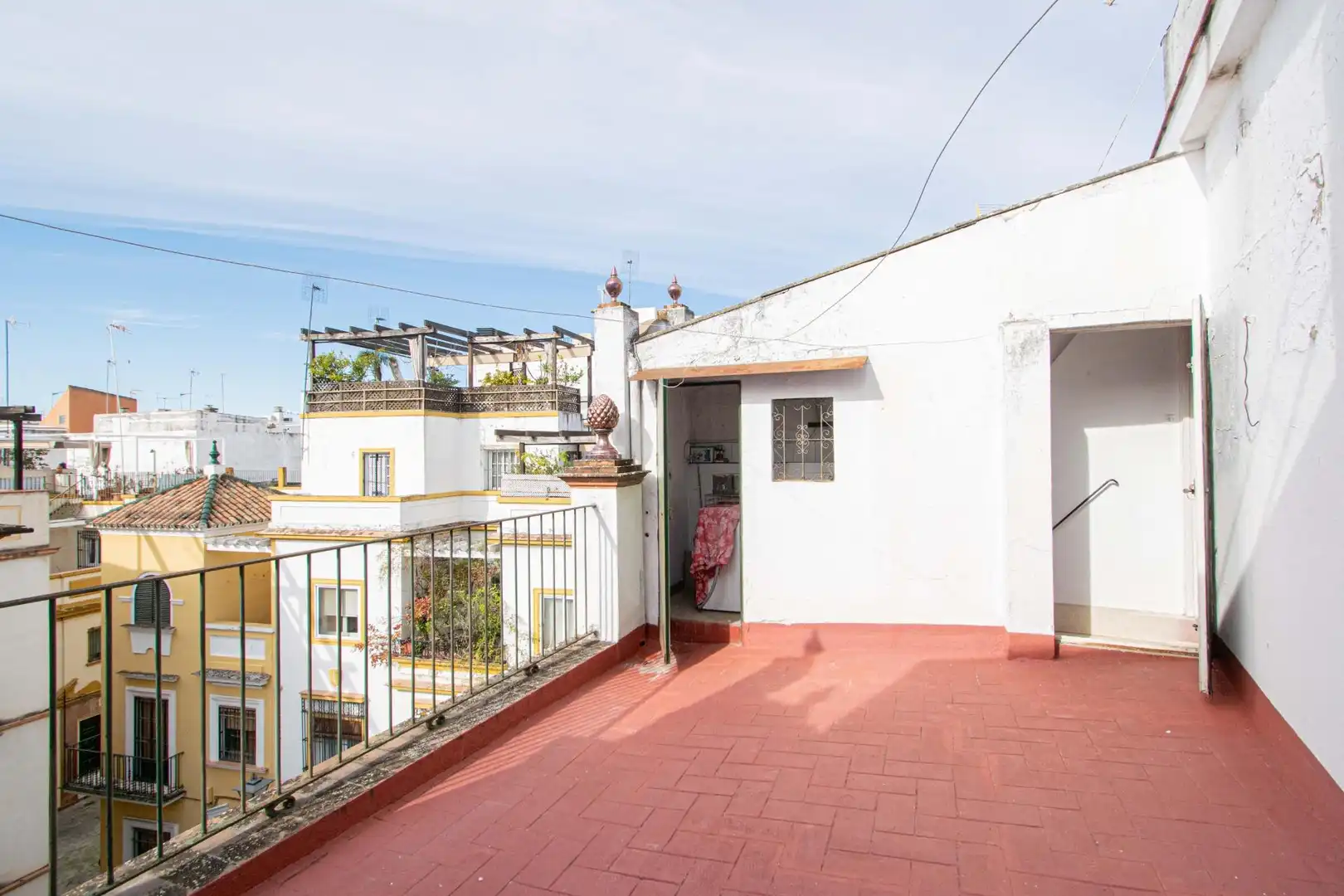 Exterior view of Houses for sale in Sevilla  with Balcony