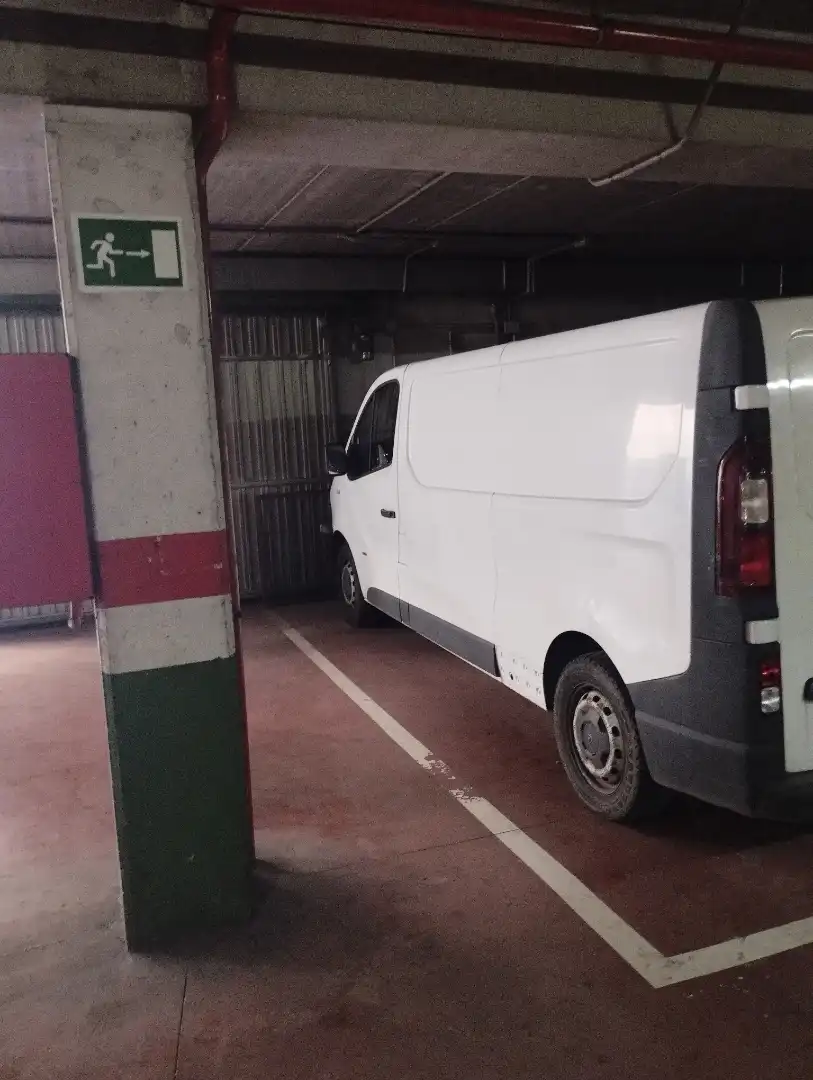 Parking of Garage for rent in Oviedo 