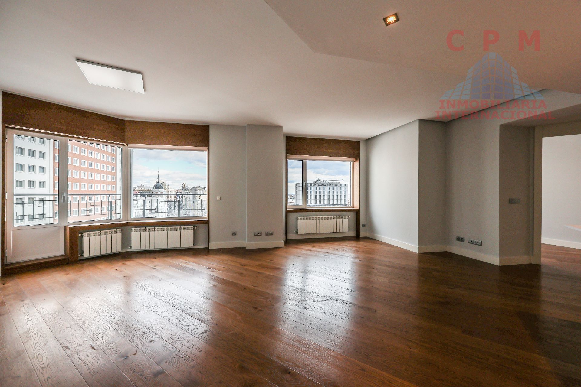 Living room of Flat to rent in  Madrid Capital  with Air Conditioner, Heating and Parquet flooring