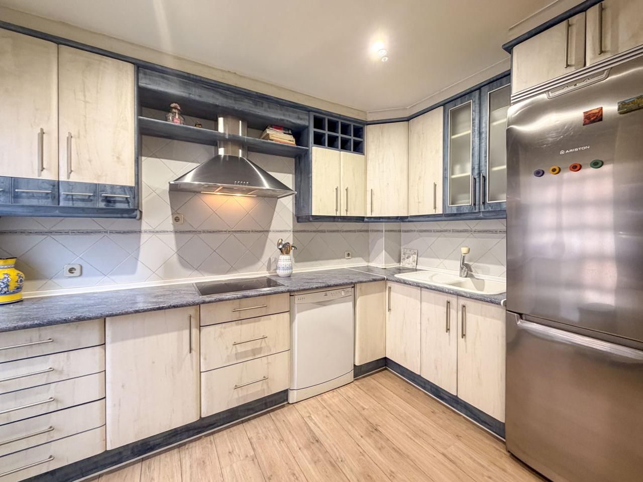 Kitchen of Flat for sale in  Madrid Capital  with Heating, Terrace and Furnished