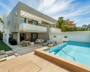Terrassa de Casa adosada en venda en Marbella amb Jardí privat, Terrassa i Piscina