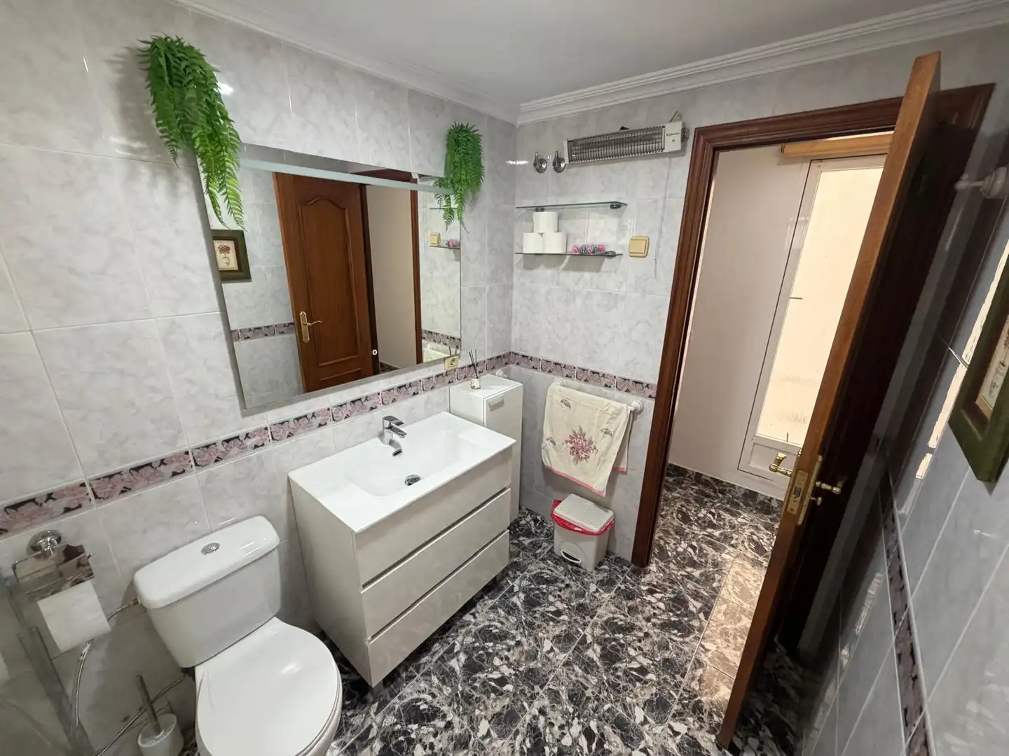Bathroom of Flat for rent in San Vicente del Raspeig / Sant Vicent del Raspeig  with Air Conditioner, Furnished and Oven