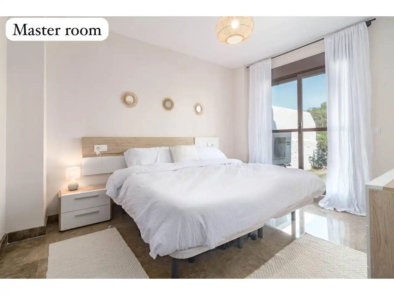 Bedroom of Flat for sale in Benahavís pueblo