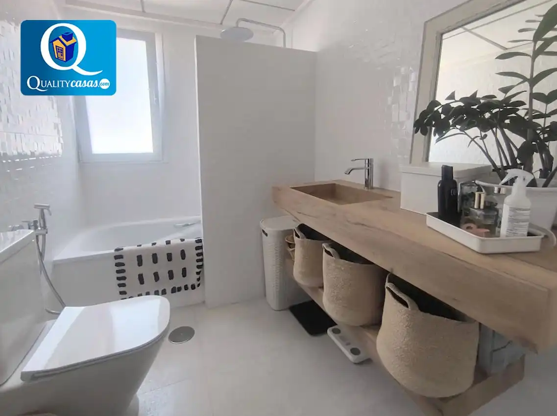 Bathroom of Houses for sale in Mutxamel  with Air Conditioner, Heating and Terrace