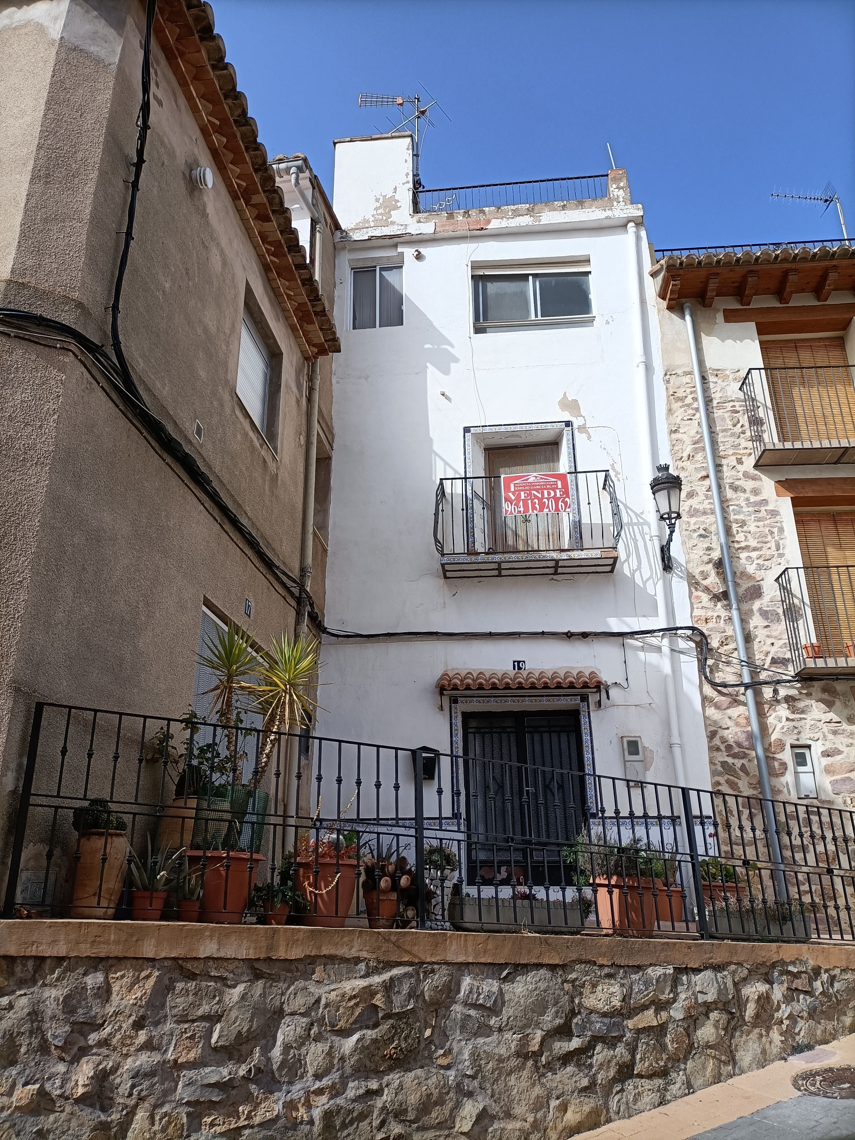 Exterior view of House or chalet for sale in Algimia de Almonacid  with Terrace, Storage room and Furnished