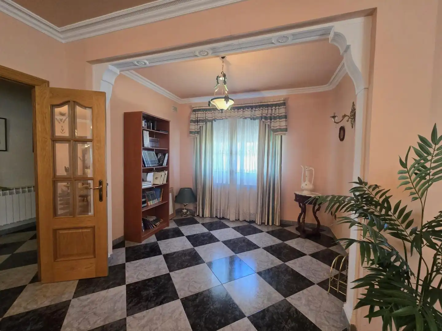 Houses for sale in Calle ALVARO DE HINOJOSA, Miralvalle - Av. Virgen del Puerto - La Data
