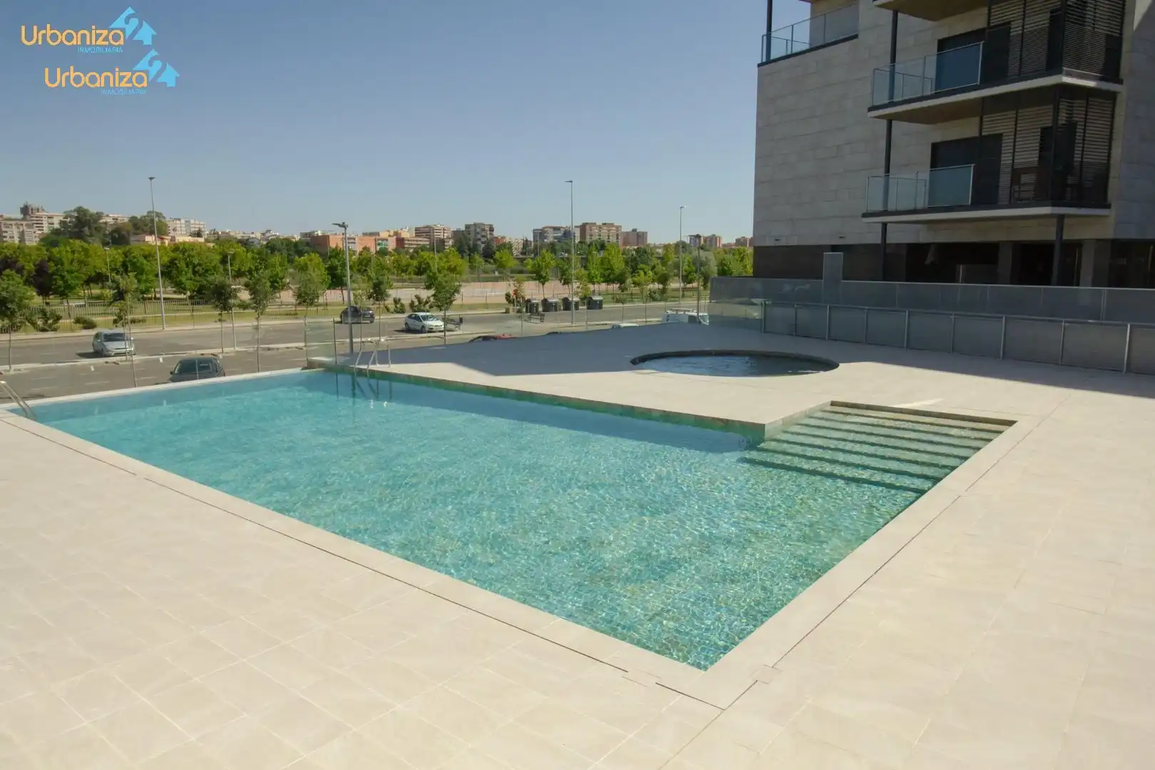 Schwimmbecken von Wohnung zum Verkauf in Badajoz mit Klimaanlage, Heizung und Privatgarten