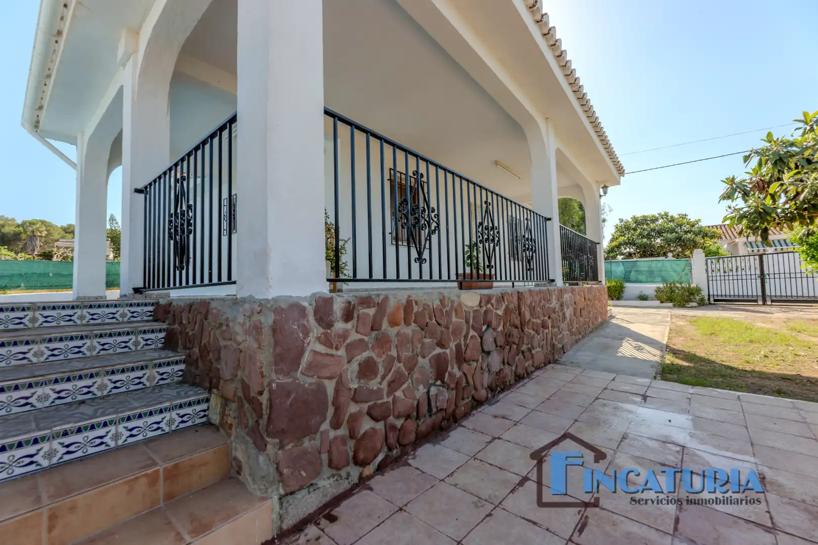 Vista exterior de Casa o chalet en venta en Vilamarxant con Jardín privado, Piscina y Amueblado