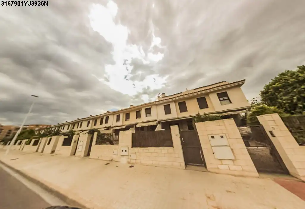Casa aparellada en venda a C/ Pla De Maresme