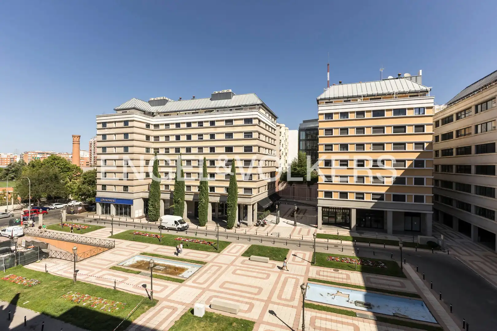 Vista exterior de Pis en venda en Madrid amb Aire condicionat i Calefacció