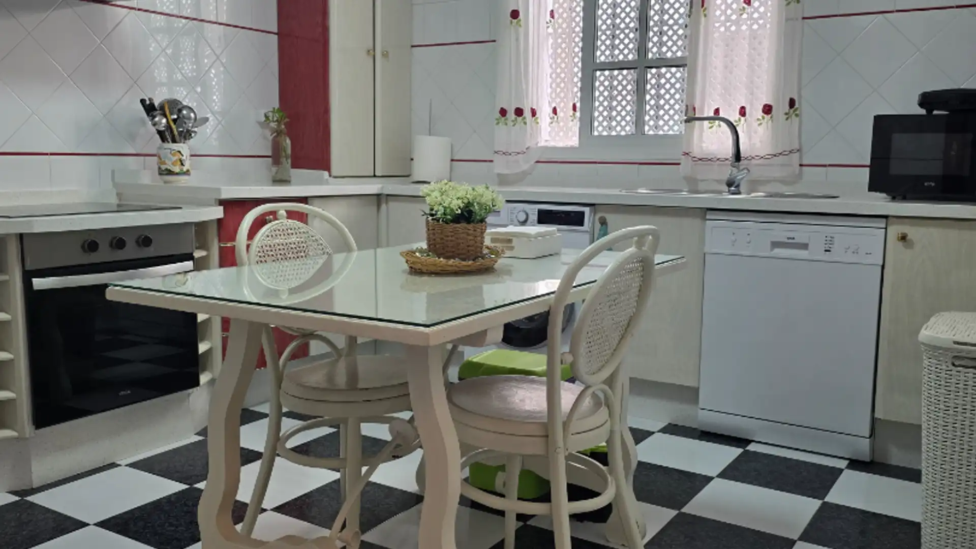 Kitchen of Houses for sale in Utrera  with Furnished