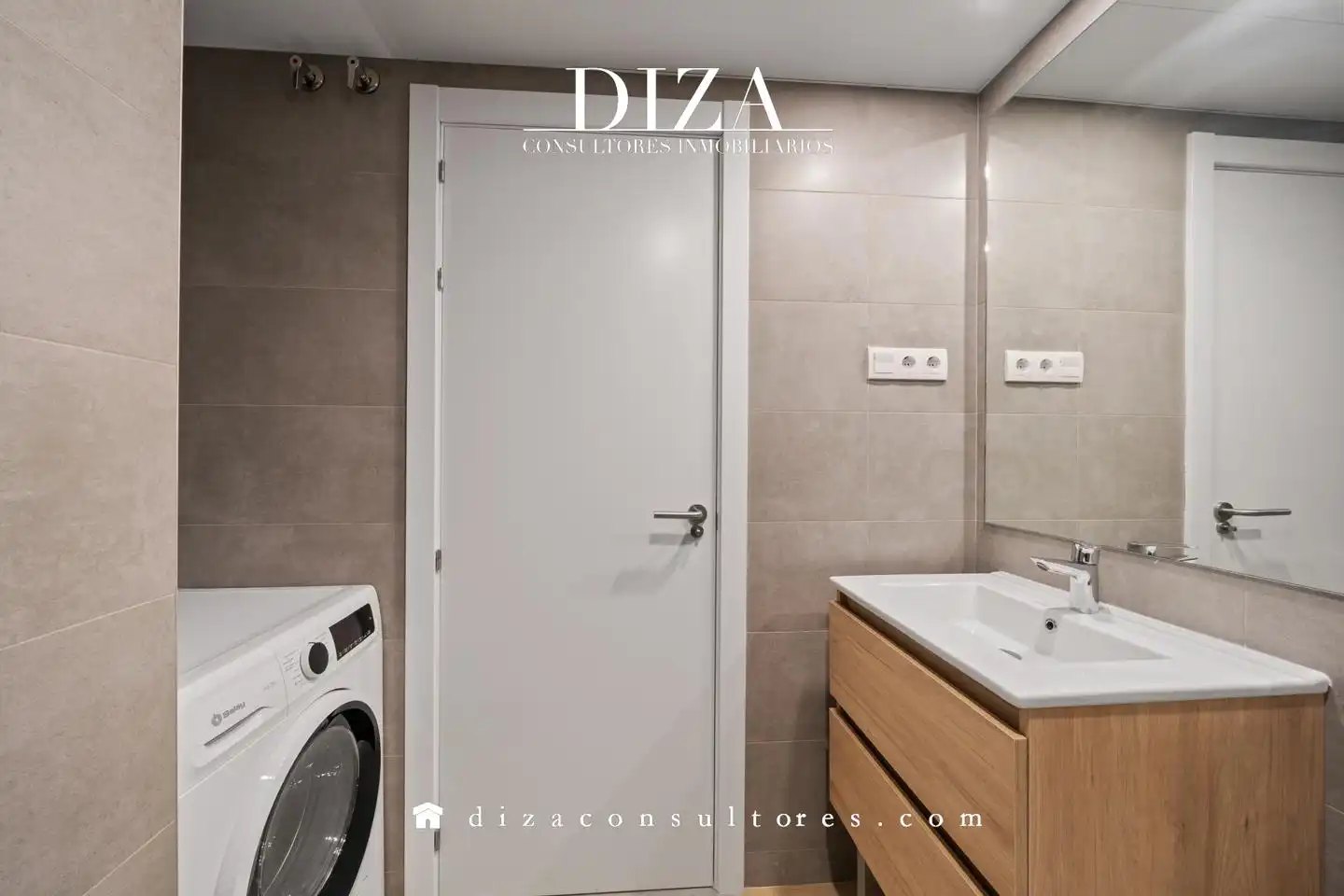 Bathroom of Flat for rent in Madrid  with Air Conditioner, Heating and Terrace