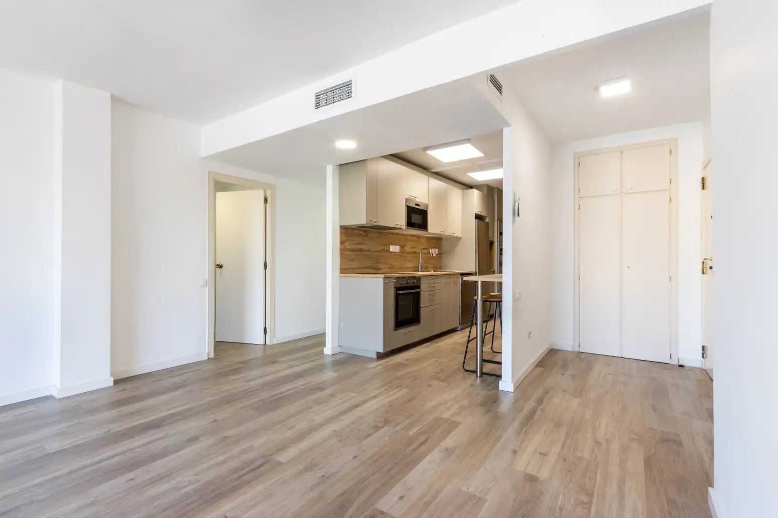 Küche von Wohnung zum Verkauf in Terrassa mit Heizung, Parkett und Balkon
