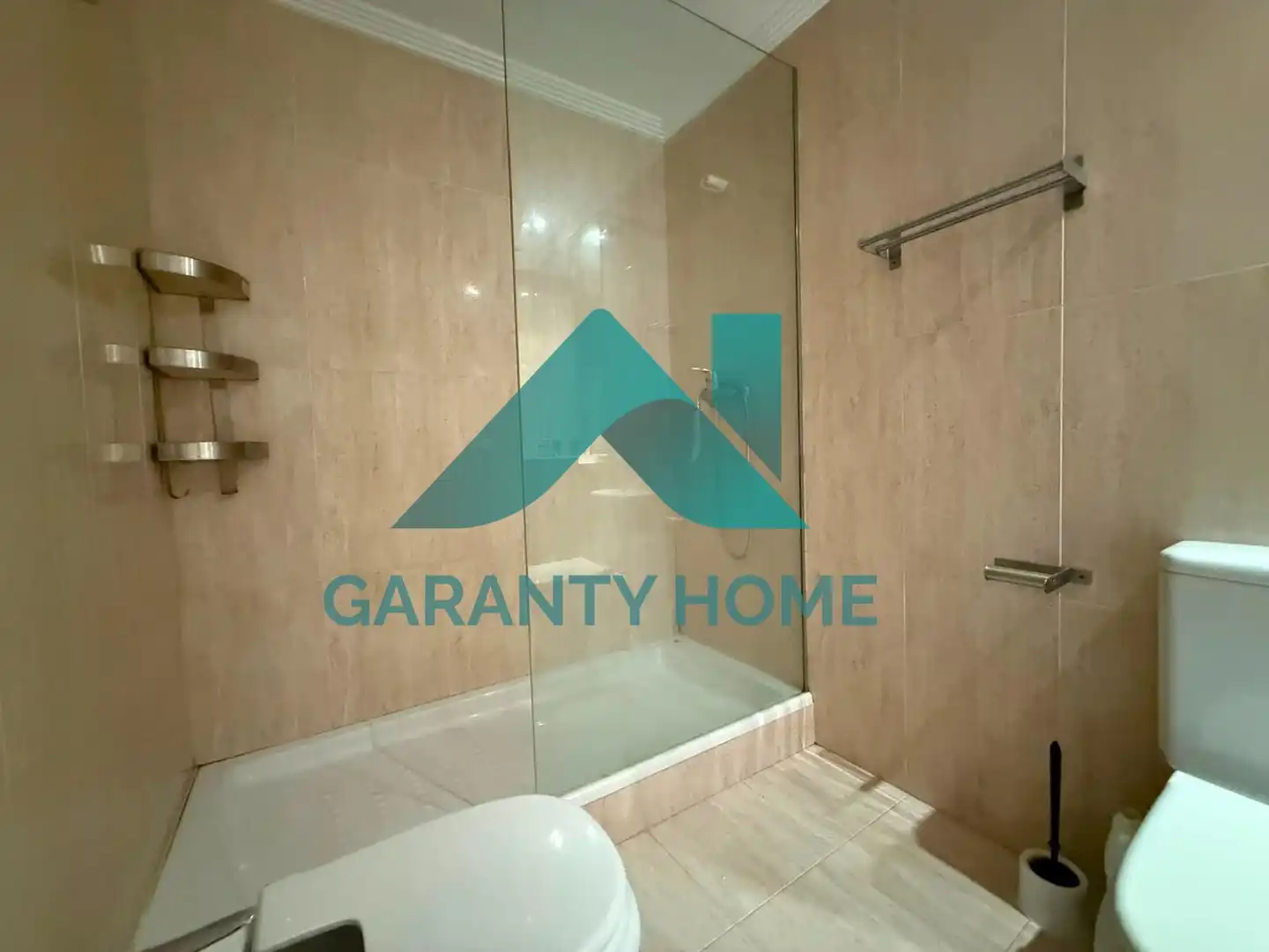 Badezimmer von Dachboden zum Verkauf in Cáceres mit Heizung, Terrasse und Möbliert
