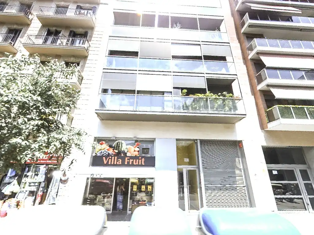 Vista exterior de Pis en venda en Barcelona