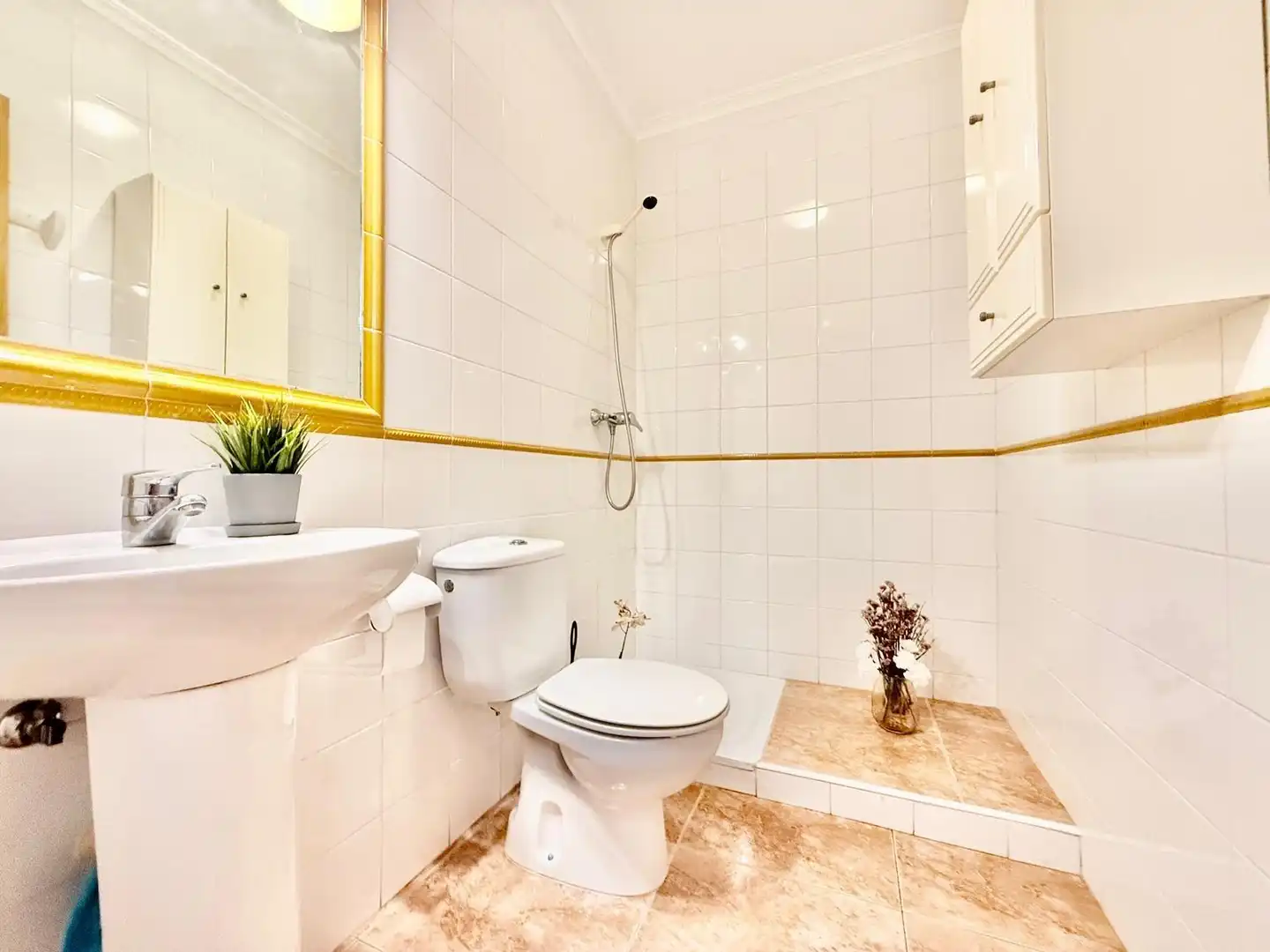 Baño de Casa adosada en venta en Pilar de la Horadada con Aire acondicionado, Calefacción y Jardín privado