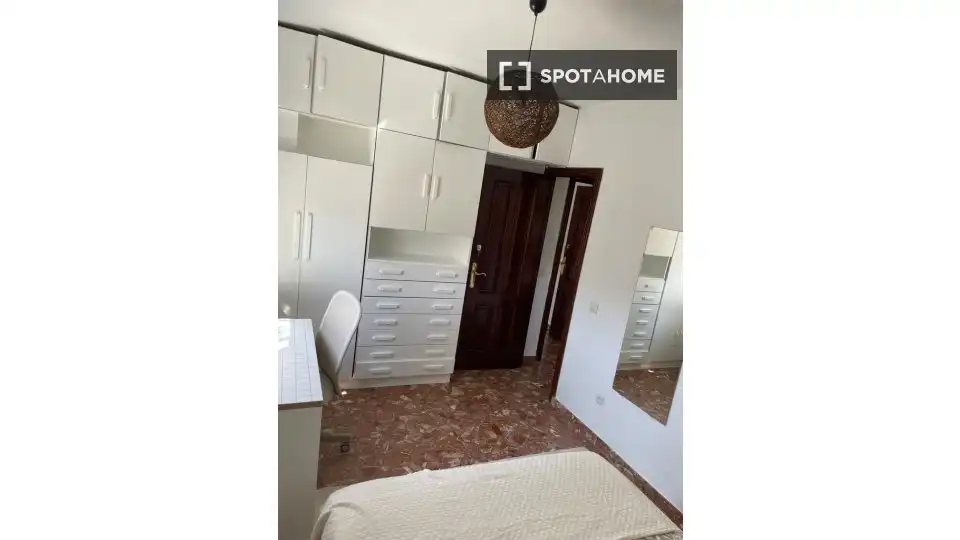 Room in Martiricos - La Roca - La Rosaleda